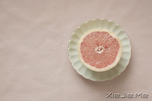 除了微笑，只能微笑